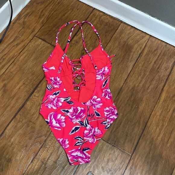 WOMENS XHILARATION CROSS-TIE PLUNGE BACK ONE-PIECE FLORAL SWIMSUIT, PINK/RED - Picture 9 of 10